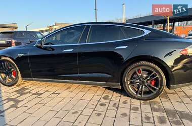 Лифтбек Tesla Model S 2014 в 