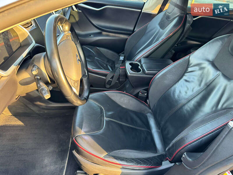 Ліфтбек Tesla Model S 2014 в Луцьку