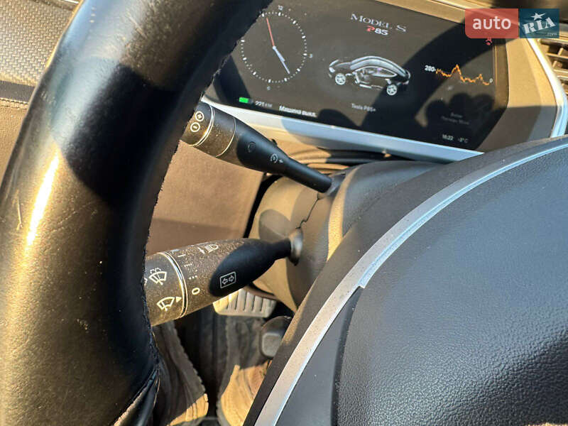 Ліфтбек Tesla Model S 2014 в Луцьку