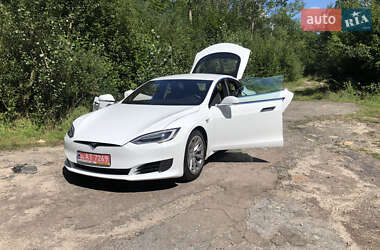 Лифтбек Tesla Model S 2016 в 