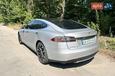 Лифтбек Tesla Model S 2013 в 