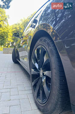Лифтбек Tesla Model S 2013 в 