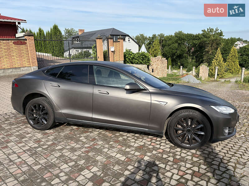Ліфтбек Tesla Model S 2014 в Миргороді