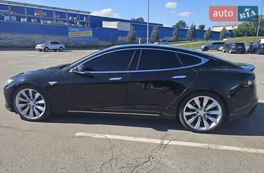 Лифтбек Tesla Model S 2013 в 