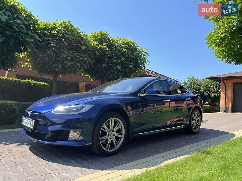 Tesla Model S 2020