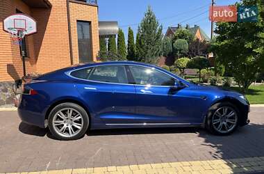 Лифтбек Tesla Model S 2020 в Виннице