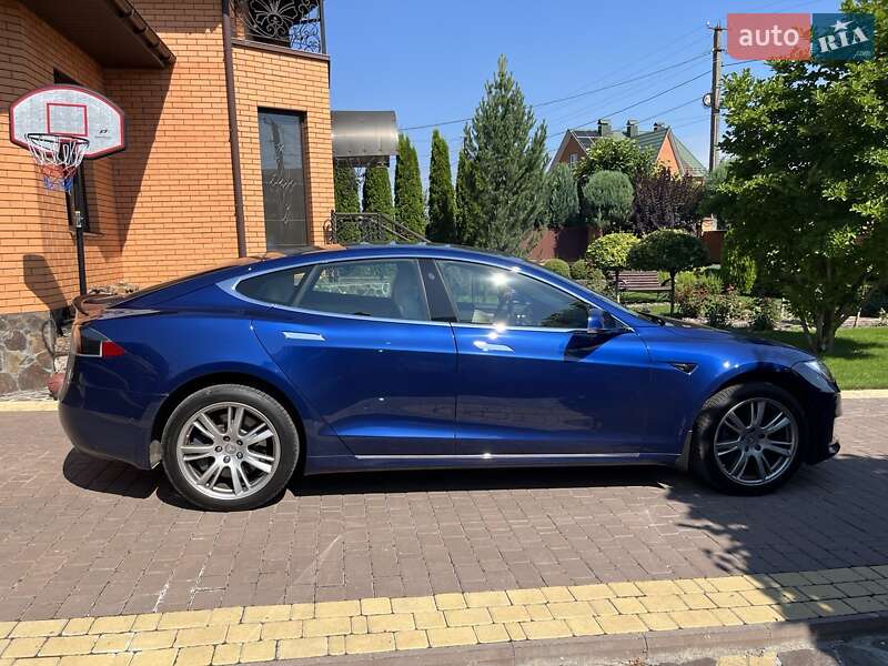 Лифтбек Tesla Model S 2020 в Виннице