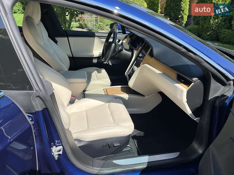 Лифтбек Tesla Model S 2020 в Виннице