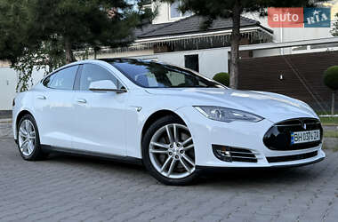 Tesla Model S 2015
