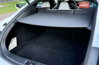 Лифтбек Tesla Model S 2015 в 