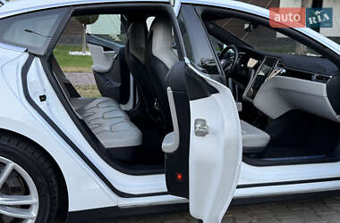Лифтбек Tesla Model S 2015 в 