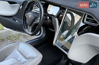 Лифтбек Tesla Model S 2015 в 