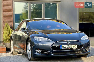 Ліфтбек Tesla Model S 2015 в Львові