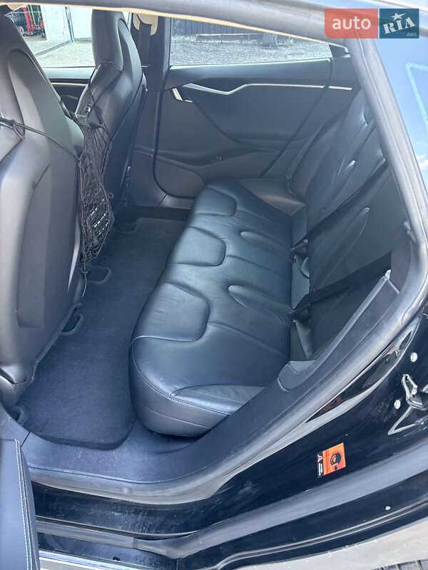 Лифтбек Tesla Model S 2014 в Ровно
