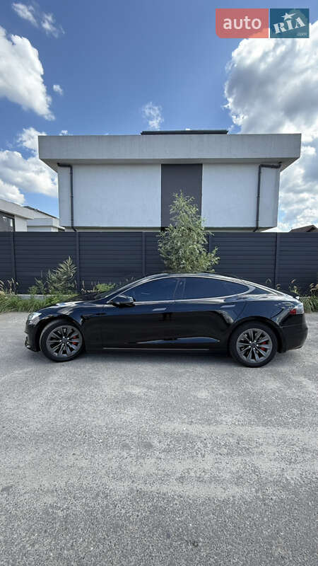 Лифтбек Tesla Model S 2017 в Киеве