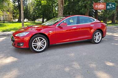 Лифтбек Tesla Model S 2014 в 