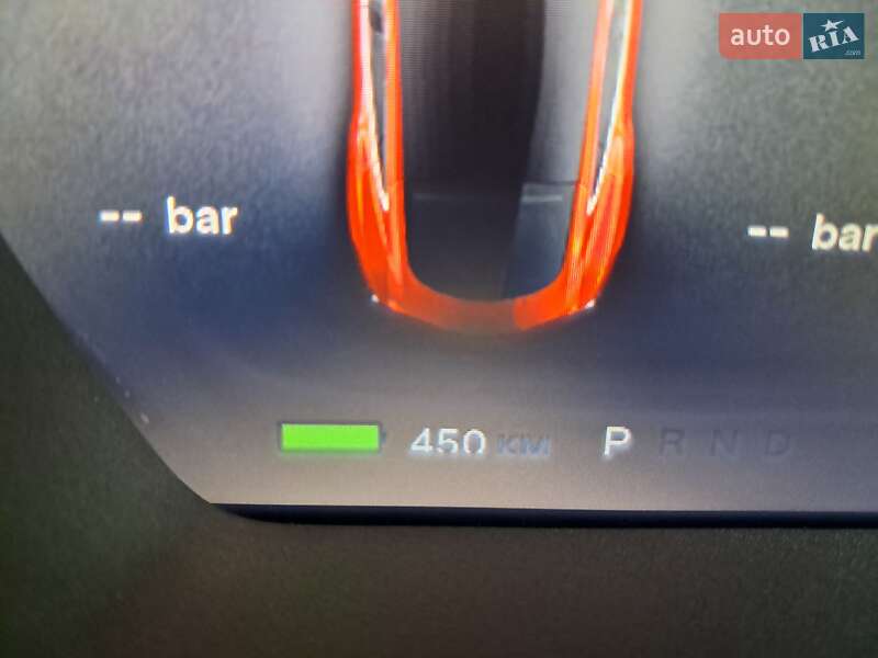 Лифтбек Tesla Model S 2014 в Радехове