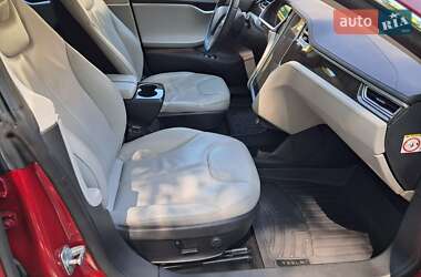 Лифтбек Tesla Model S 2014 в 