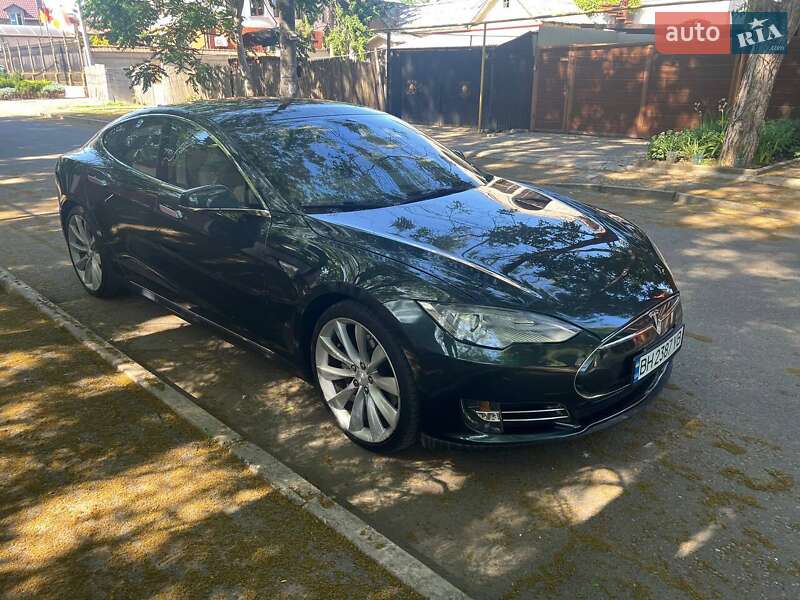 Лифтбек Tesla Model S 2014 в Одессе