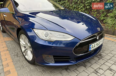 Tesla Model S 2015