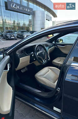 Лифтбек Tesla Model S 2015 в 