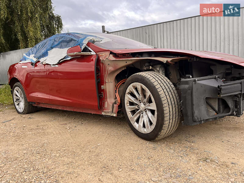 Лифтбек Tesla Model S 2018 в Самборе