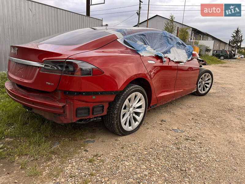 Лифтбек Tesla Model S 2018 в Самборе