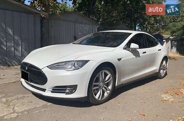 Tesla Model S 2015
