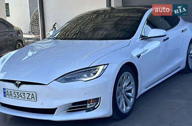 Ліфтбек Tesla Model S 2016 в 
