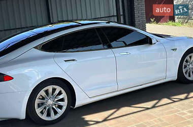 Ліфтбек Tesla Model S 2016 в 