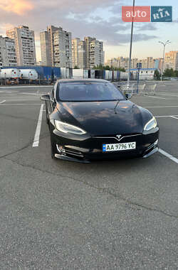 Лифтбек Tesla Model S 2019 в 
