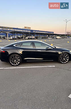 Лифтбек Tesla Model S 2019 в 