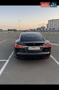 Лифтбек Tesla Model S 2019 в 