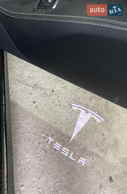 Лифтбек Tesla Model S 2014 в 