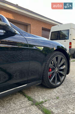 Лифтбек Tesla Model S 2015 в Обухове
