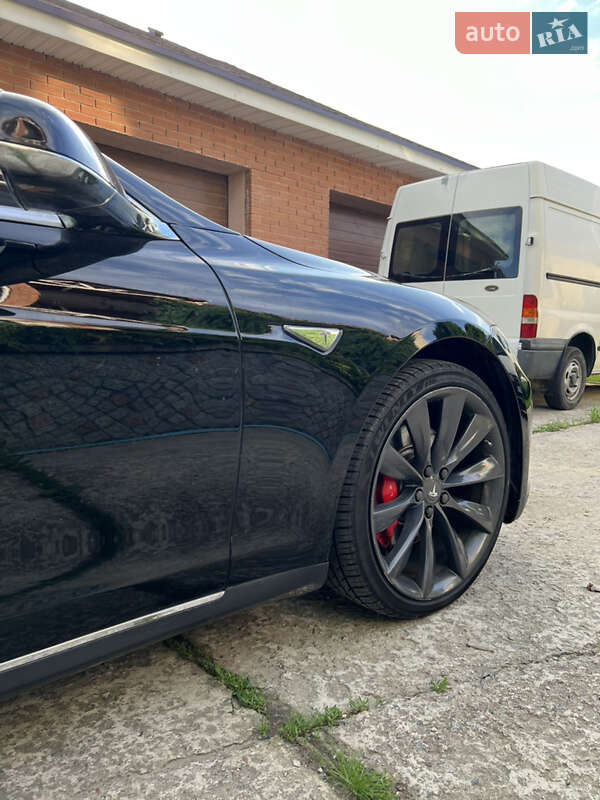 Ліфтбек Tesla Model S 2015 в Обухові