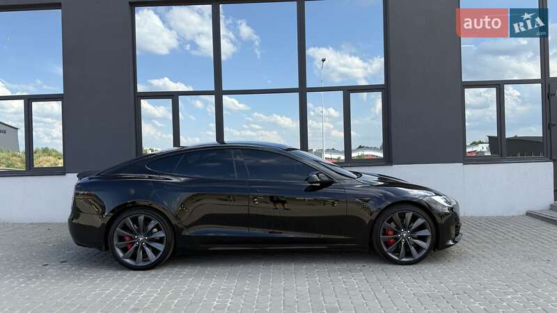 Лифтбек Tesla Model S 2019 в Тернополе