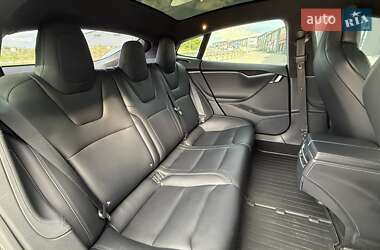 Лифтбек Tesla Model S 2019 в 
