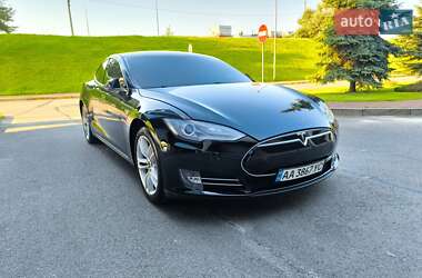 Лифтбек Tesla Model S 2014 в Киеве