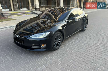 Tesla Model S 2020