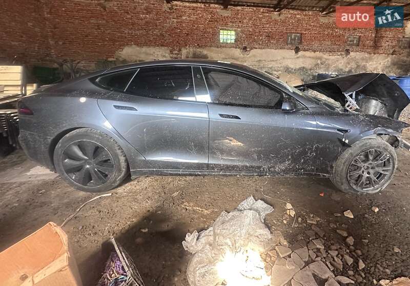 Лифтбек Tesla Model S 2022 в Тернополе