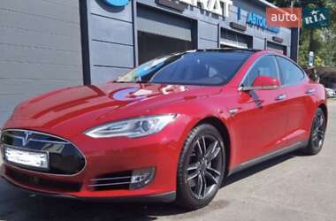 Tesla Model S 2015