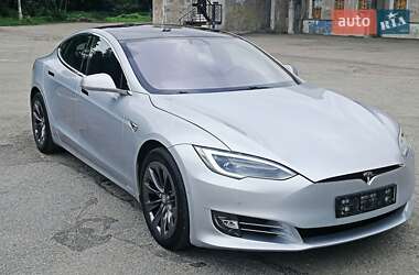 Ліфтбек Tesla Model S 2018 в 