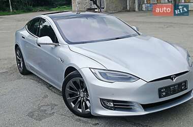 Ліфтбек Tesla Model S 2018 в 