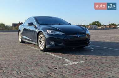 Лифтбек Tesla Model S 2013 в 