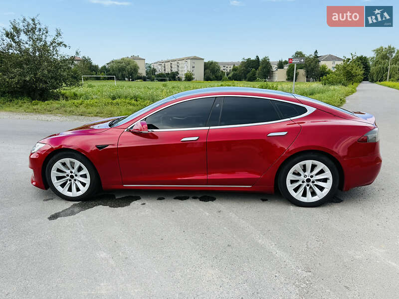 Лифтбек Tesla Model S 2018 в Ивано-Франковске