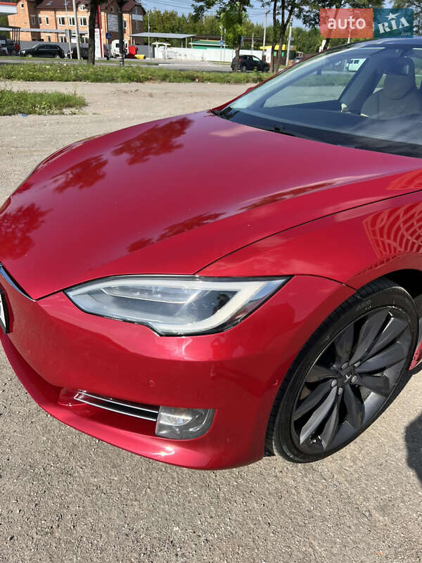 Лифтбек Tesla Model S 2017 в Тернополе