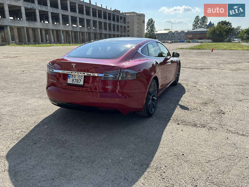 Лифтбек Tesla Model S 2017 в Тернополе