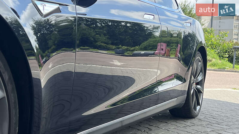 Лифтбек Tesla Model S 2014 в Дрогобыче