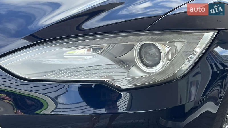 Лифтбек Tesla Model S 2014 в Дрогобыче